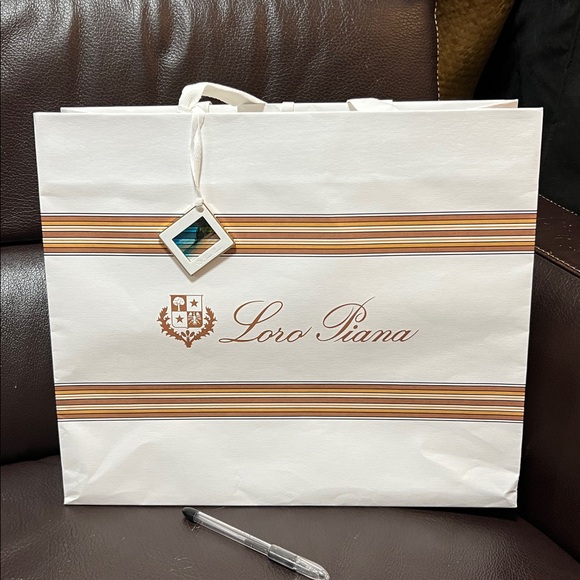 Loro Piana shopping bag ‼️ 🛍️🛒 - Picture 1 of 6